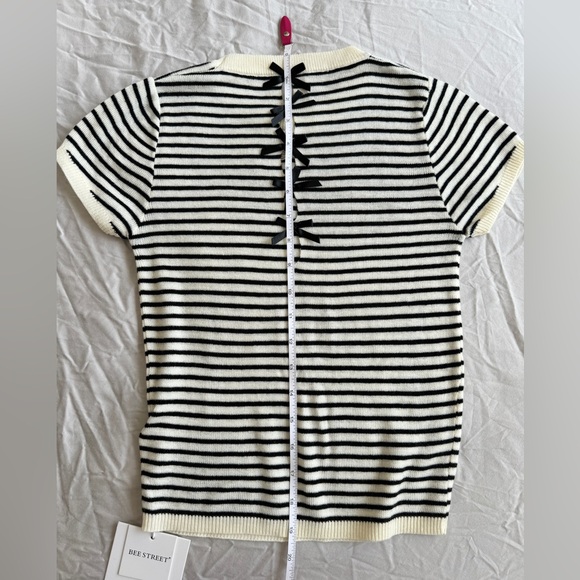 Cute knit top - Picture 3 of 3